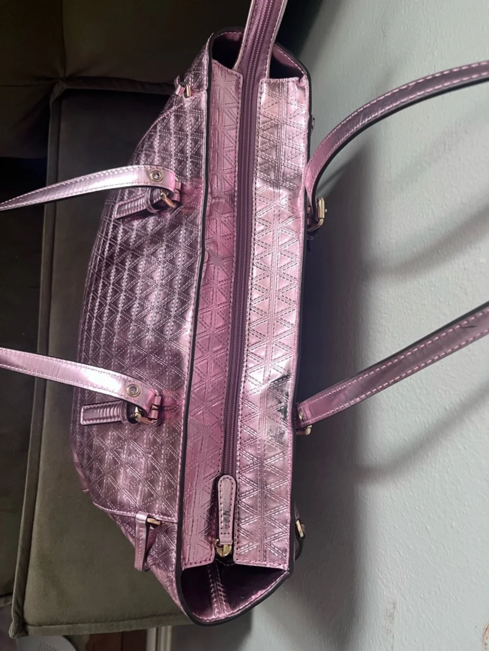 Michael Kors Metallic Rose Pink voyager Quilted Tote - Picture 6 of 15